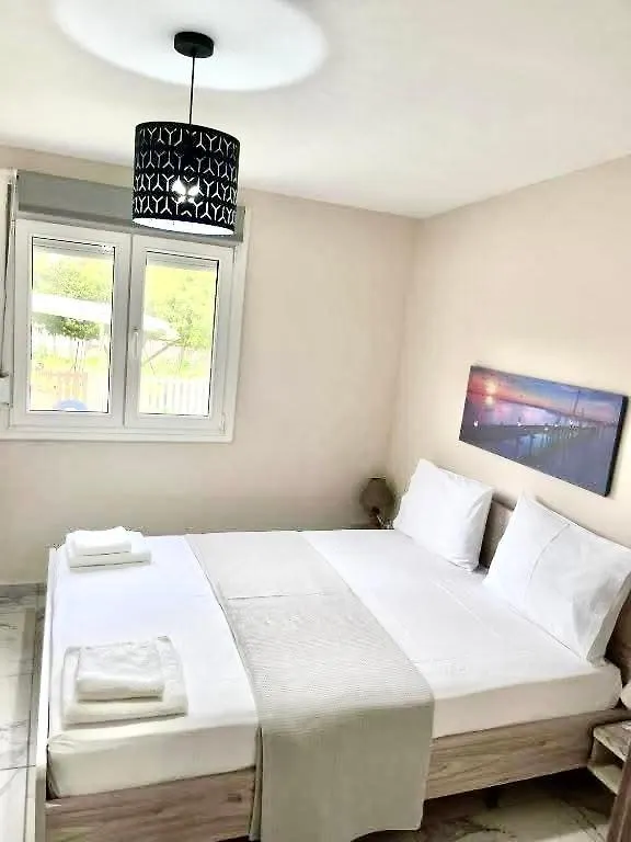 Apartment Studio Coral By The Sea Neo Epivates